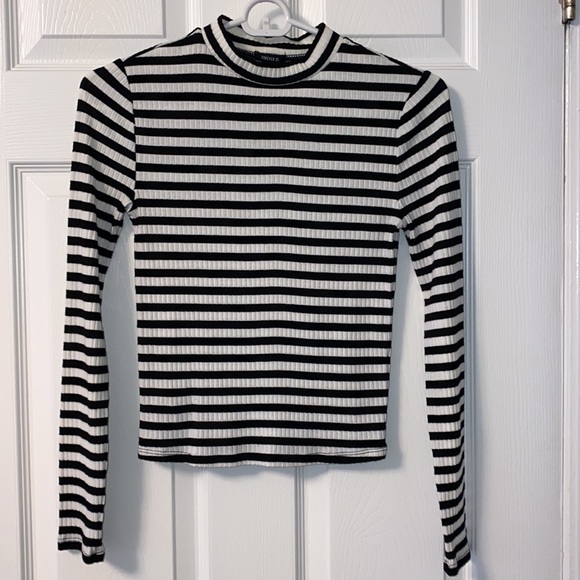 Forever 21 Tops - Forever 21 Small Striped long sleeve